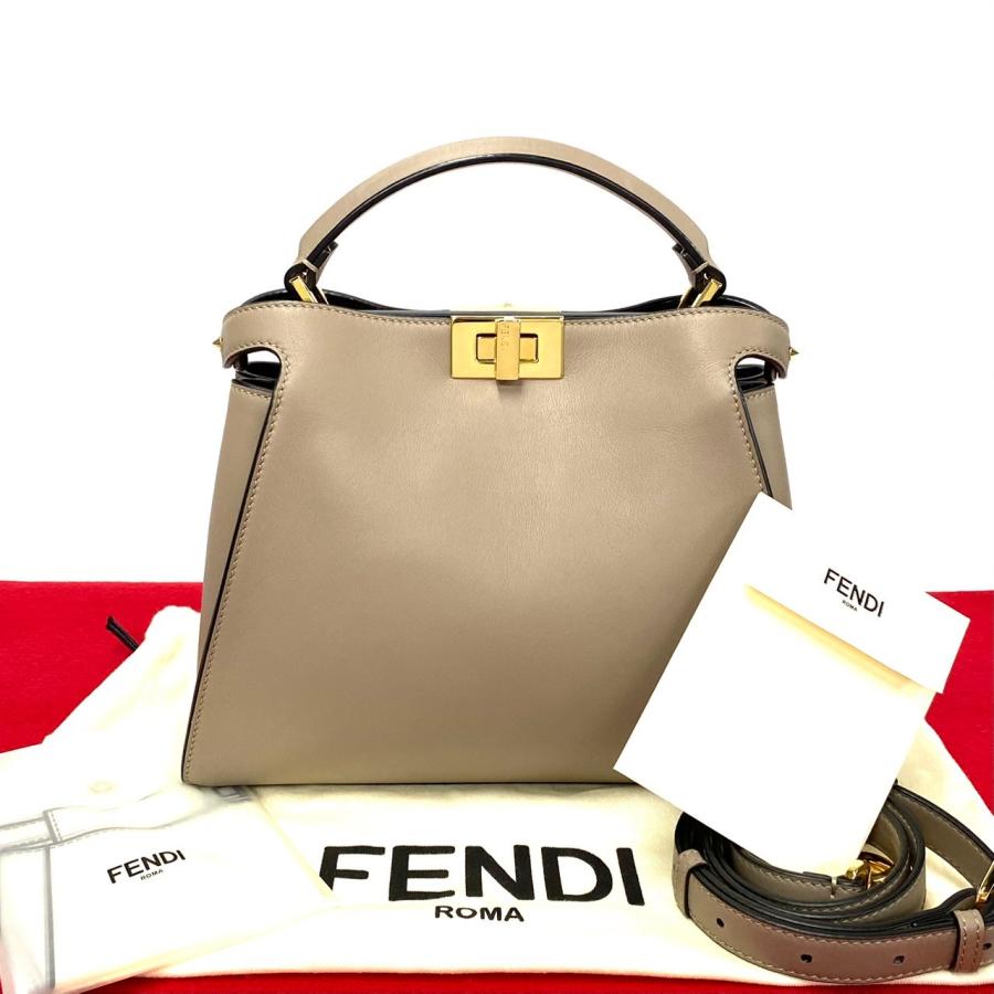 FENDI ピーカブー アイコニック エッセンシャリー ショルダーバッグ FENDI（フェンディ） （未使用 展示品）フェンディ ピーカブー