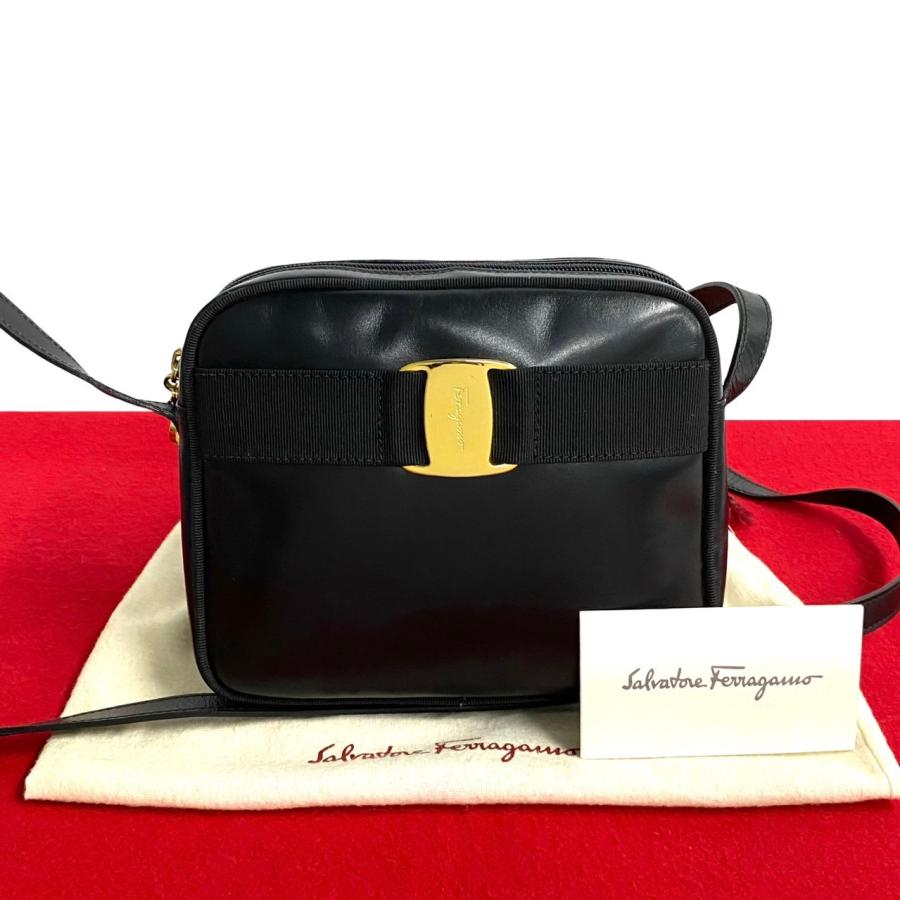 極 美品 袋付き Salvatore Ferragamo サルヴァトーレフェラガモ ヴァラ 