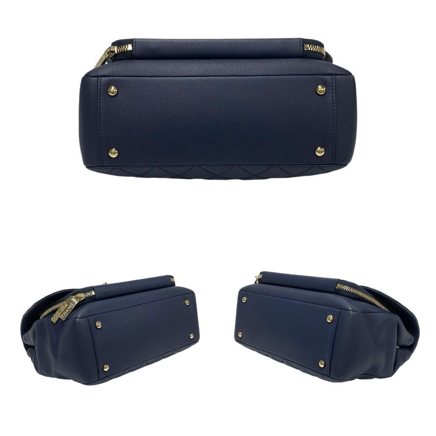 CHANEL ほぼ未使用 シール有 27番台 シャネル ビジネス