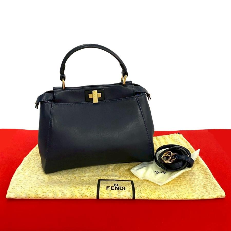 FENDI ほぼ未使用 希少品 フェンディ ピーカーブー ミニ レザー