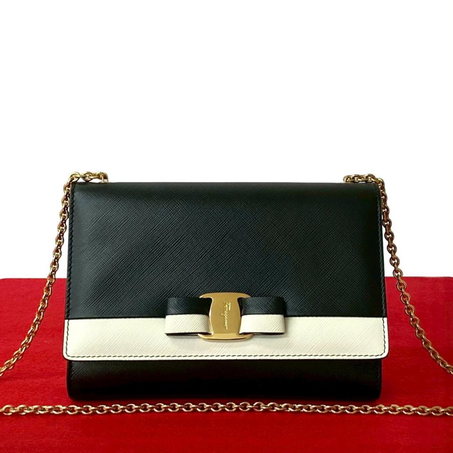 未使用保管品 Salvatore Ferragamo サルヴァトーレフェラガモ ヴァラ 