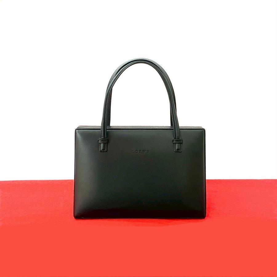 LOEWE（ロエベ） ほぼ未使用品 希少品 ロゴ 金具 エンボス レザー 本革