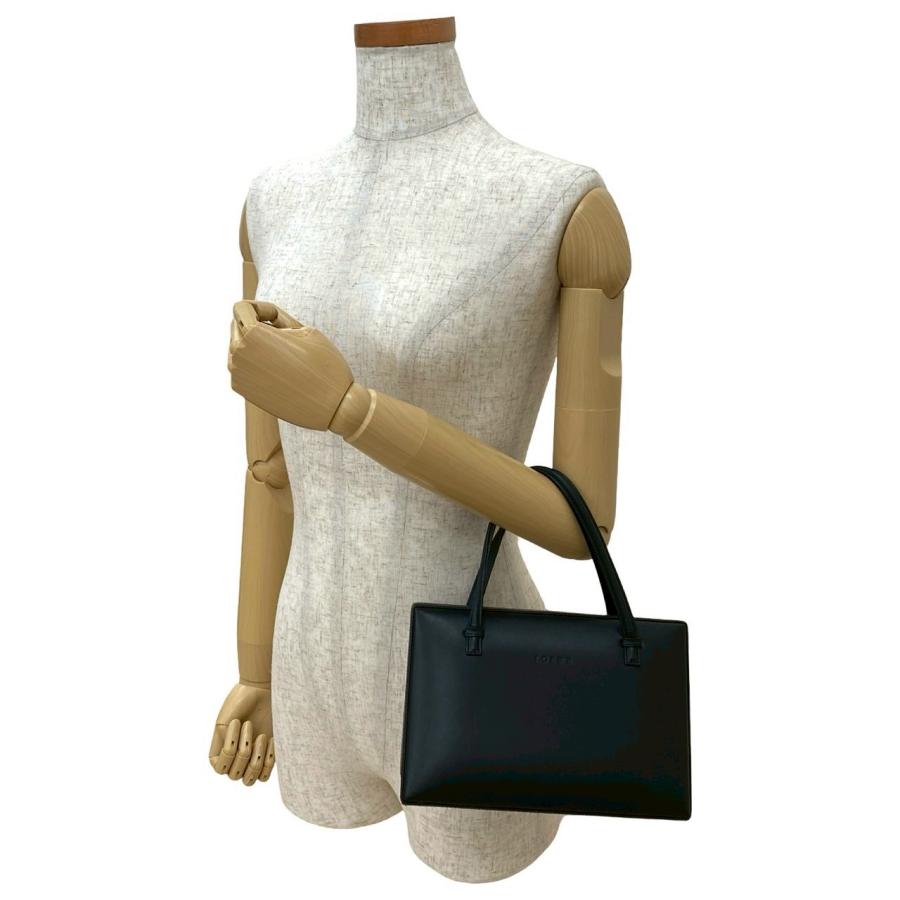 LOEWE（ロエベ） ほぼ未使用品 希少品 ロゴ 金具 エンボス レザー 本革