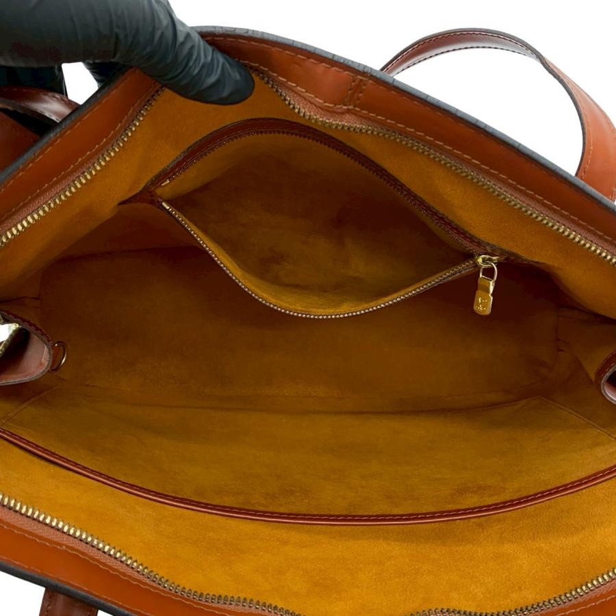 LOUIS VUITTON（ルイ・ヴィトン） ほぼ未使用 リュサック エピ レザー