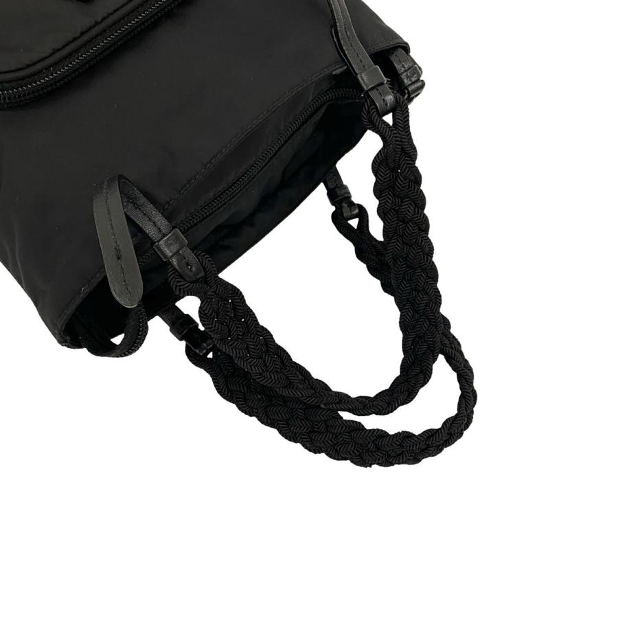 PRADA（プラダ） 極 美品 ロゴ 金具 テスート ナイロン レザー 本革