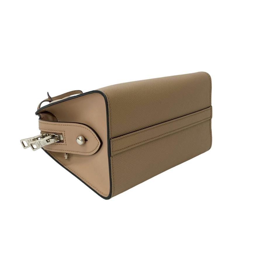 PRADA（プラダ） 未使用保管品 袋付 クリステン 三角ロゴ 金具