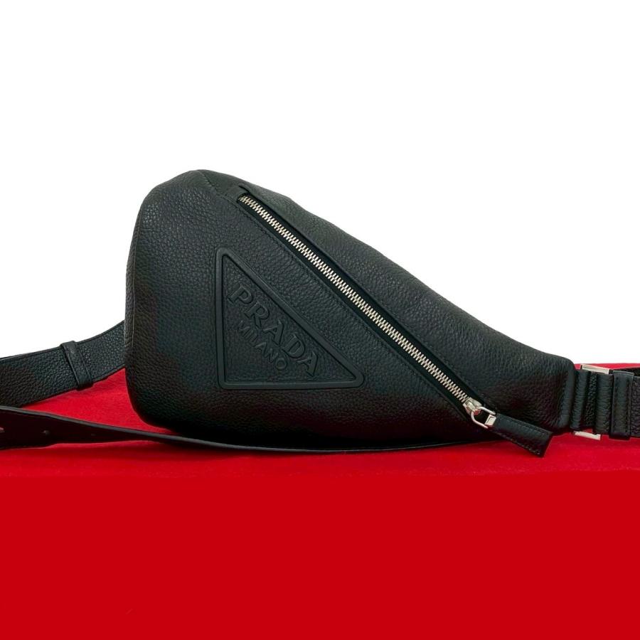 PRADA（プラダ） 極 美品 三角ロゴ エンボス ヴィッテロダイノ レザー 