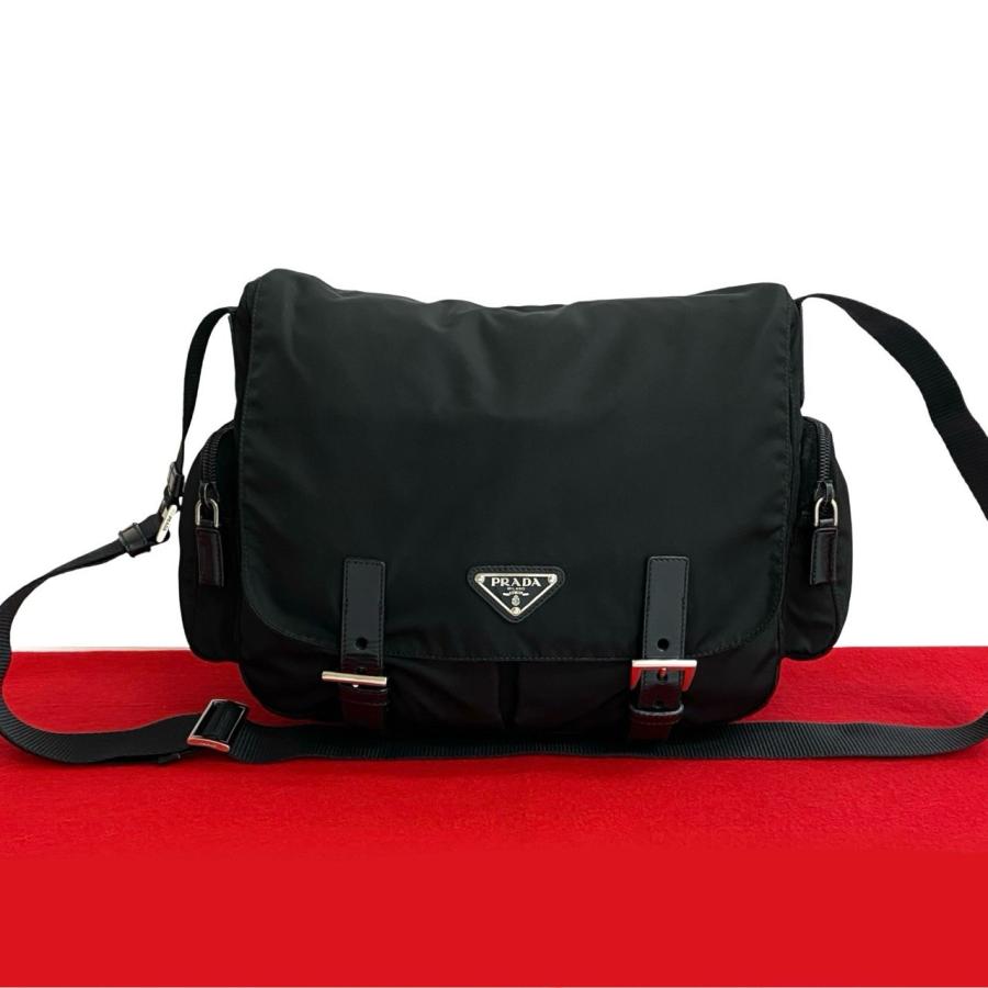 【✨極美品✨】プラダ ショルダーバッグ 三角ロゴ ベルトデザイン ブラック ✨極美品✨】プラダ ショルダーバッグ 三角ロゴ ベルトデザイン