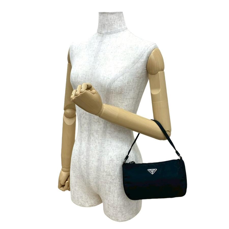 PRADA（プラダ） 極 美品 希少品 カード付き 三角ロゴ 金具 プレート