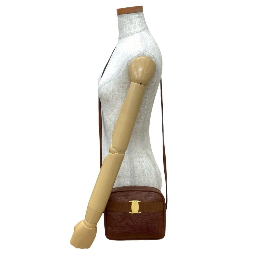 極 美品 Salvatore Ferragamo サルヴァトーレフェラガモ ヴァラ 金具 レザー 本革 ショルダーバッグ ポシェット ブラウン 茶 70876 極 美品 Salvatore Ferragamo サルヴァトーレフェラガモ ヴァラ 金具