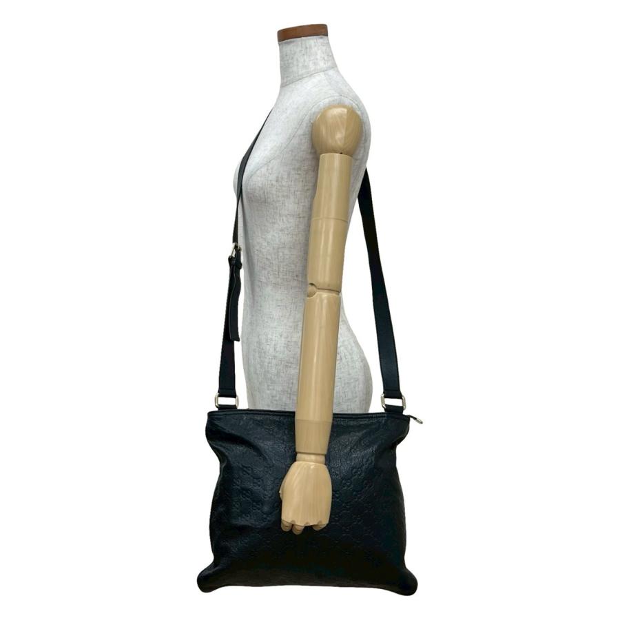 GUCCI（グッチ） 極 美品 希少品 シマ GG ロゴ 刻印 レザー 本革