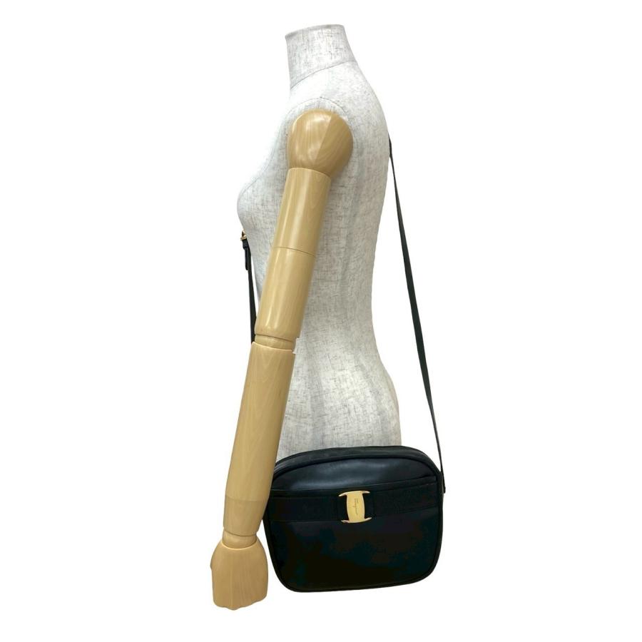 極 美品 Salvatore Ferragamo サルヴァトーレフェラガモ ヴァラ ロゴ