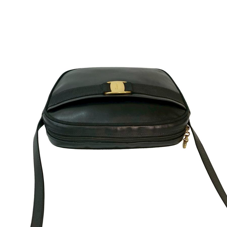 極 美品 Salvatore Ferragamo サルヴァトーレフェラガモ ヴァラ ロゴ