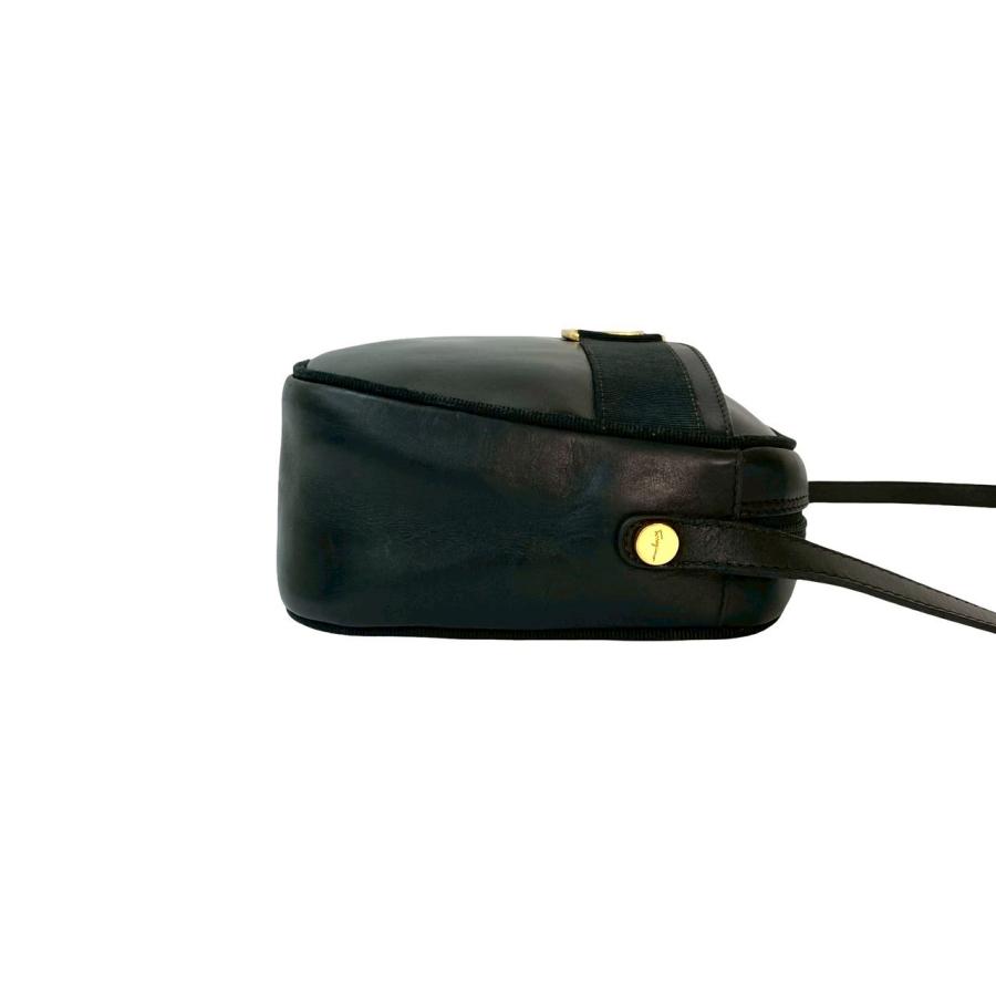 極 美品 Salvatore Ferragamo サルヴァトーレフェラガモ ヴァラ ロゴ 金具 レザー 本革 ミニ ショルダーバッグ ブラック 黒 30475 FERRAGAMO（フェラガモ） ヴァラ ショルダーバッグ ブラック ゴールド
