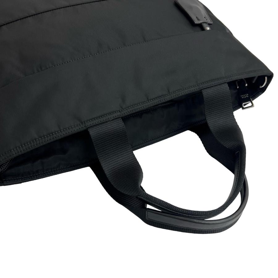 PRADA ほぼ未使用 袋付 プラダ 三角ロゴ 金具 ナイロン レザー 本革