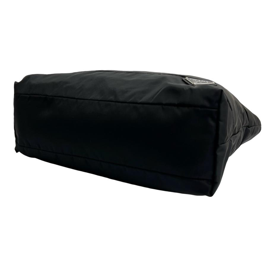 PRADA（プラダ） ほぼ未使用 袋付 三角ロゴ 金具 ナイロン レザー 本革