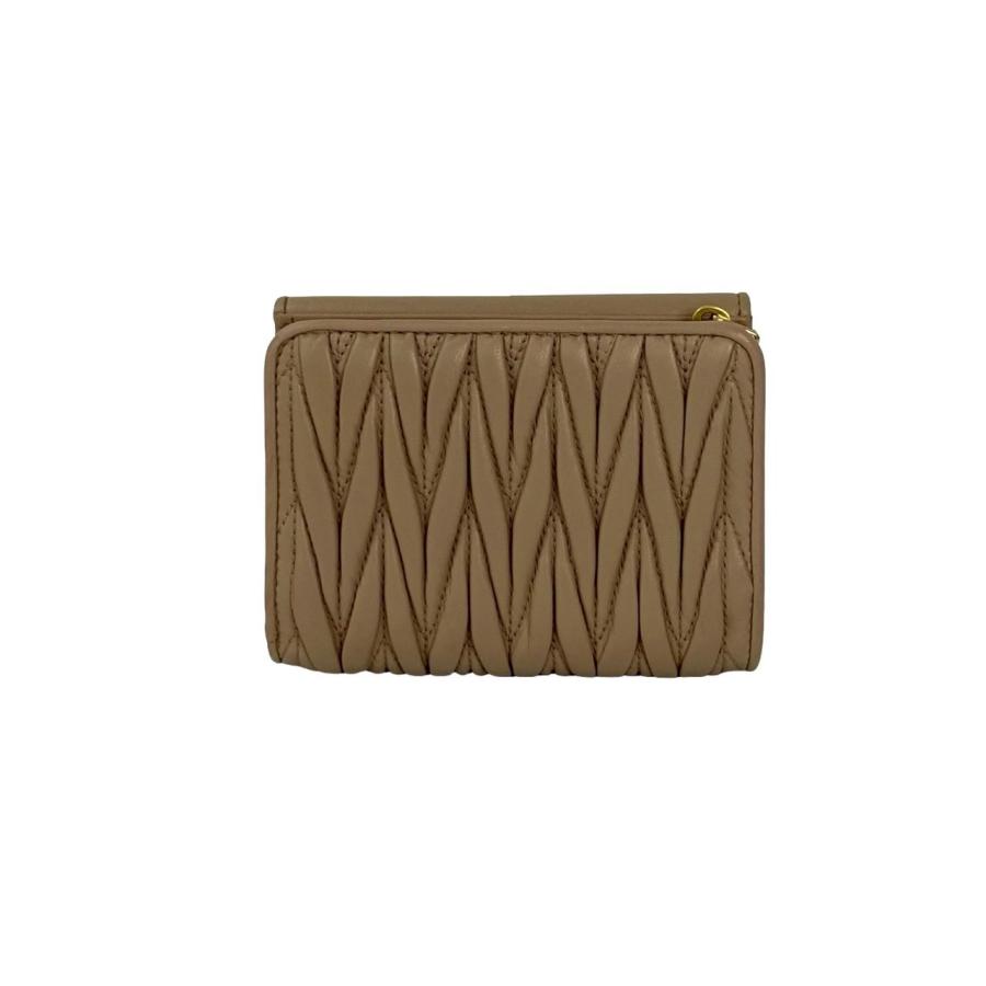 miu miu（ミュウミュウ） 極 美品 マテラッセ ロゴ 金具 レザー 本革 L
