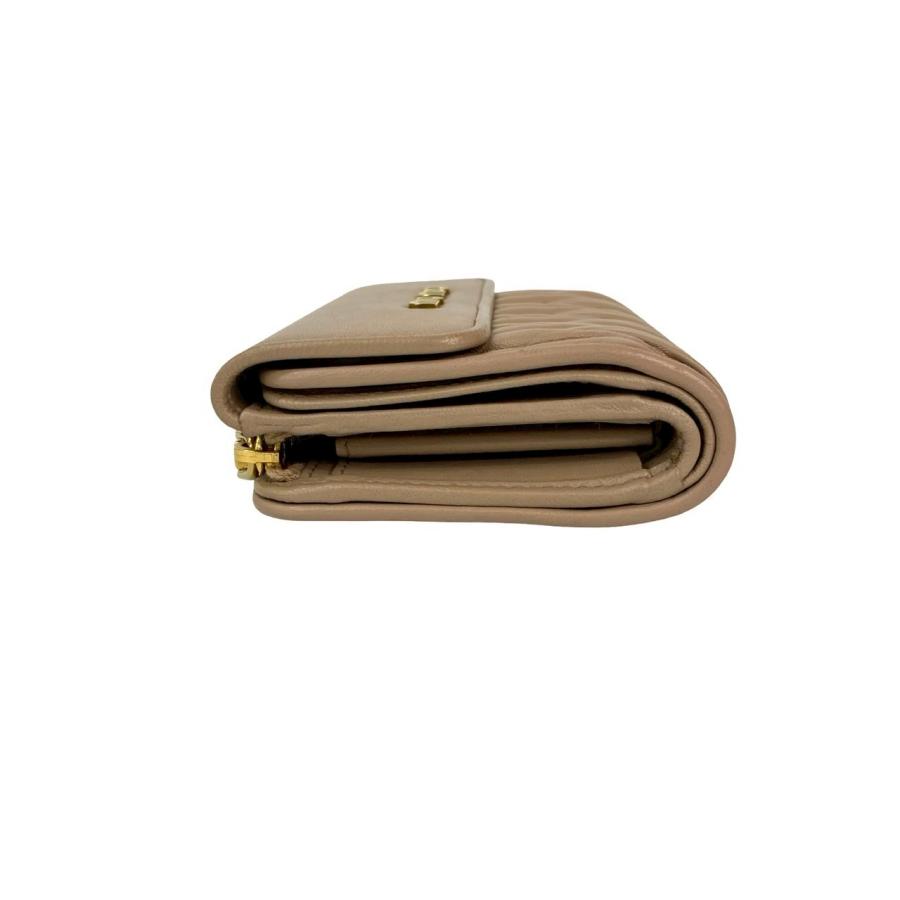 miu miu（ミュウミュウ） 極 美品 マテラッセ ロゴ 金具 レザー 本革 L