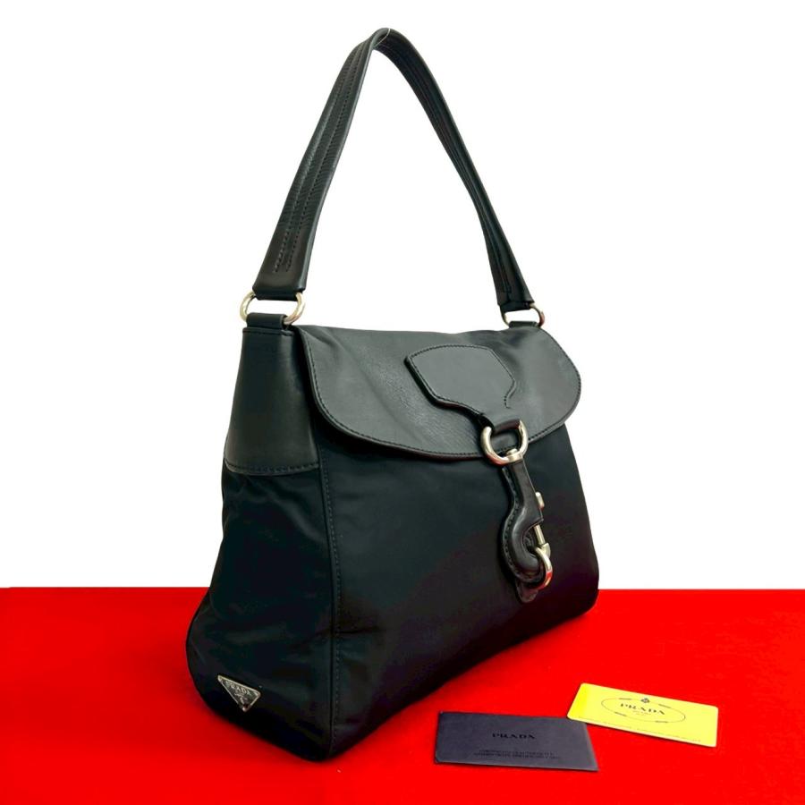 PRADA（プラダ） 極 美品 三角ロゴ 金具 レザー 本革 ナイロン
