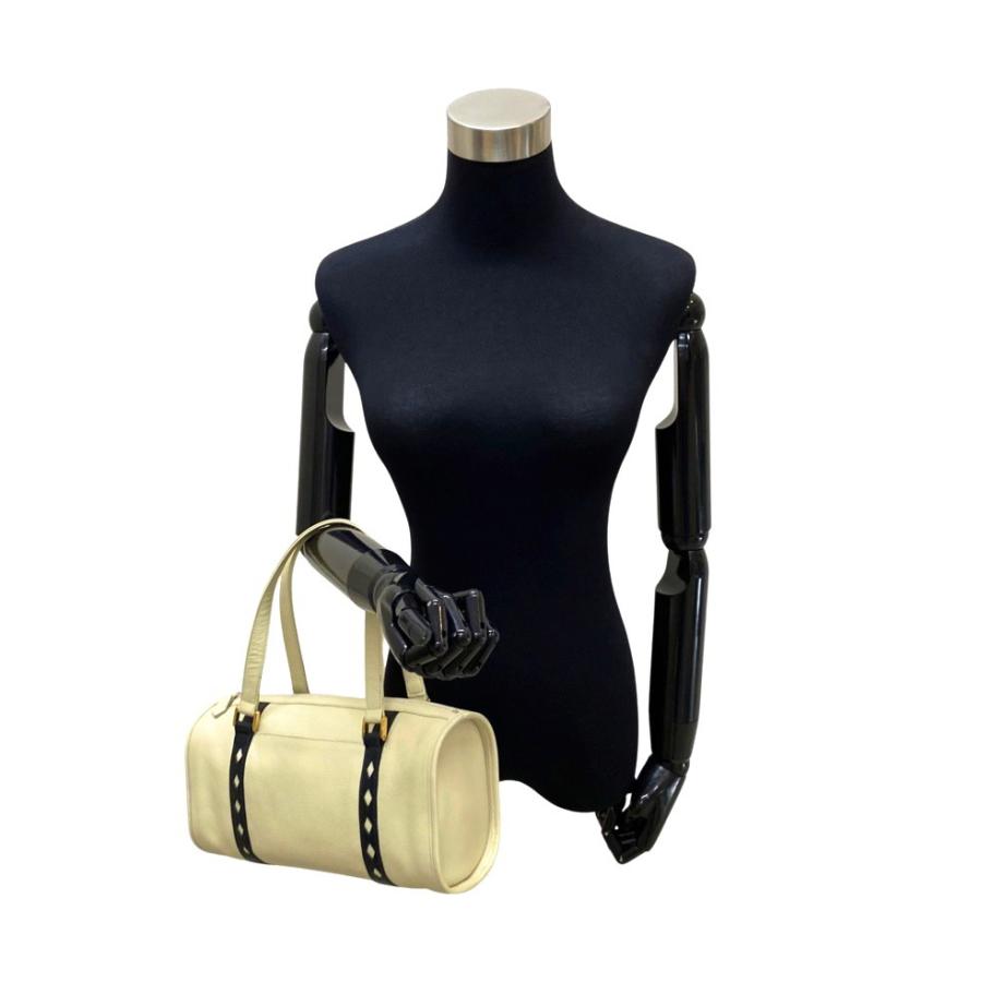 Yves Saint Laurent 極 美品 保存袋付き YVES SAINT LAURENT Yves Saint Laurent 極 美品 保存袋付き YVES SAINT LAURENT
