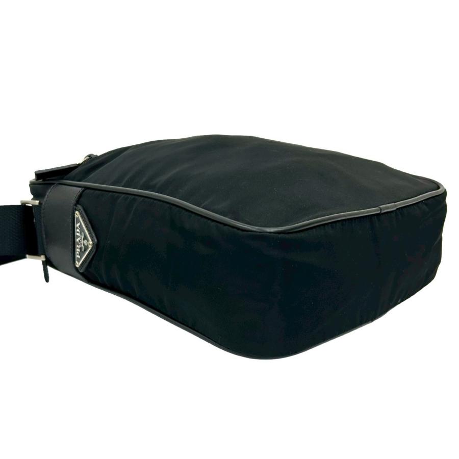 PRADA（プラダ） 極 美品 三角ロゴ 金具 テスート ナイロン