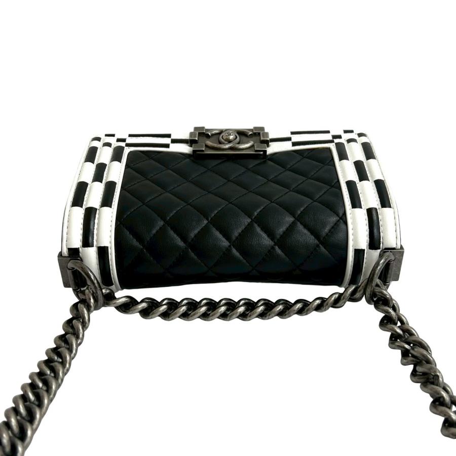 CHANEL（シャネル） 極 美品 シール有 19番台 ボーイシャネル ココ 