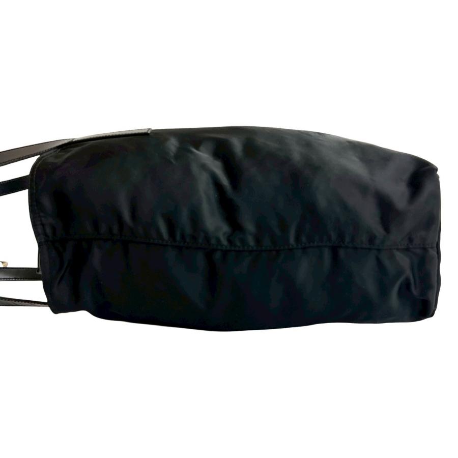 PRADA（プラダ） 極 美品 三角ロゴ 金具 レザー 本革 テスート