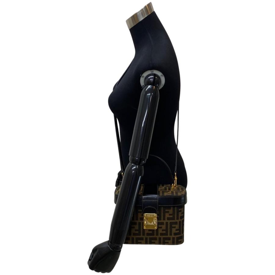 FENDI（フェンディ） 極 美品 箱 袋付き ズッカ 柄 ロゴ レザー 本革