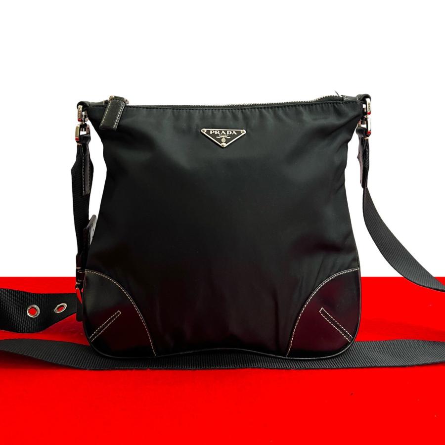 PRADA（プラダ） 極 美品 三角ロゴ プレート 金具 テスート ナイロン 