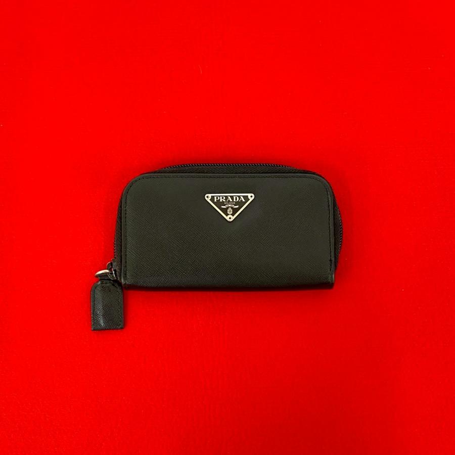 PRADA（プラダ） 極 美品 三角ロゴ プレート 金具 サフィアーノ レザー