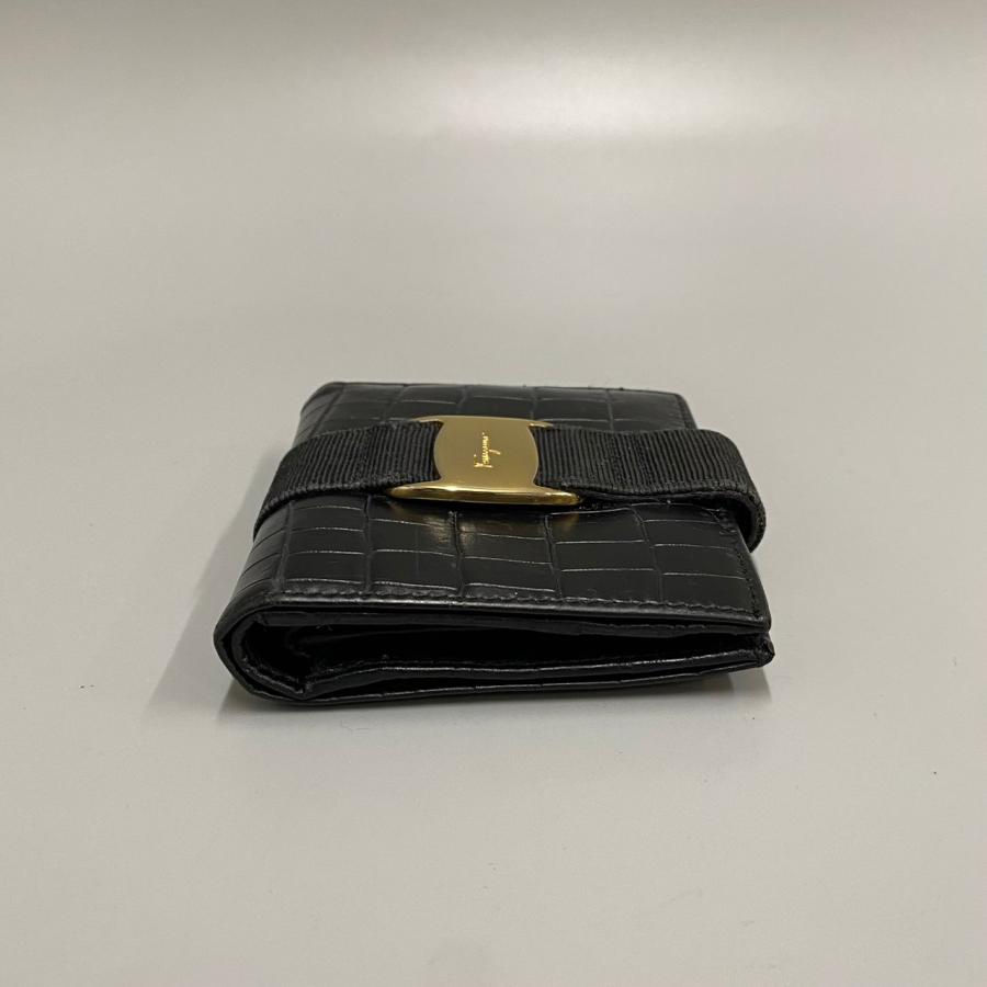美品 Salvatore Ferragamo フェラガモ ヴァラリボン ロゴ 金具 レザー