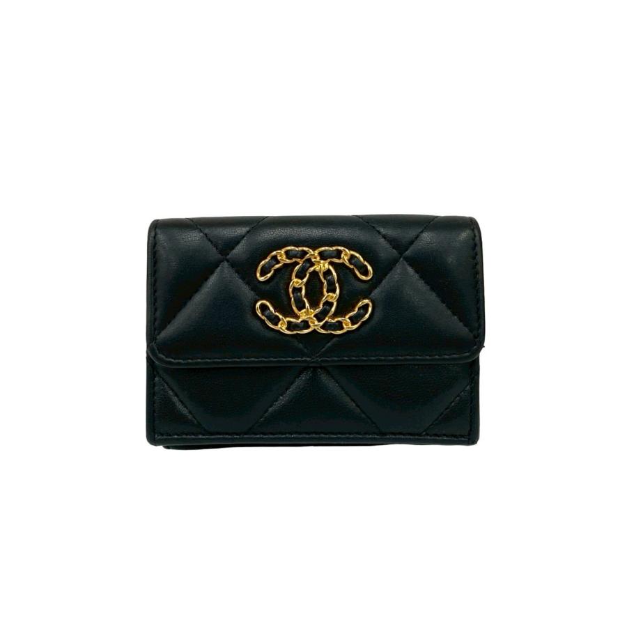 CHANEL（シャネル） 極 美品 箱 袋付 シール有 31番台 シャネル19 ココ