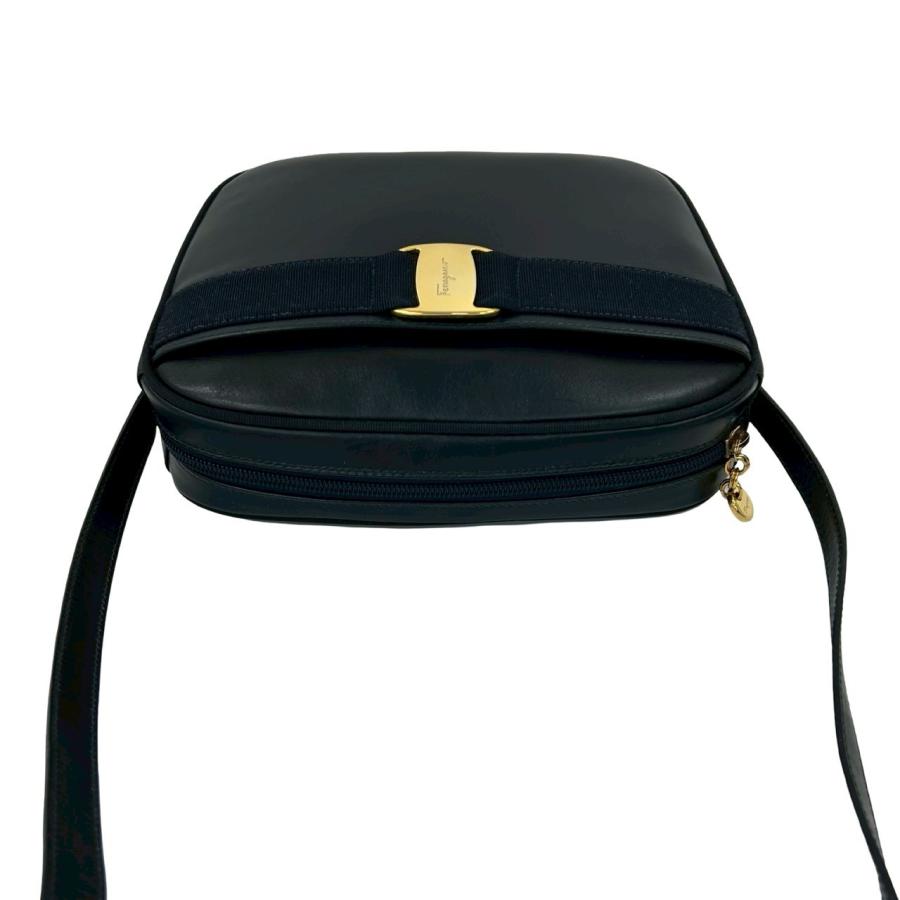 極 美品 Salvatore Ferragamo フェラガモ ヴァラリボン 金具 カーフ
