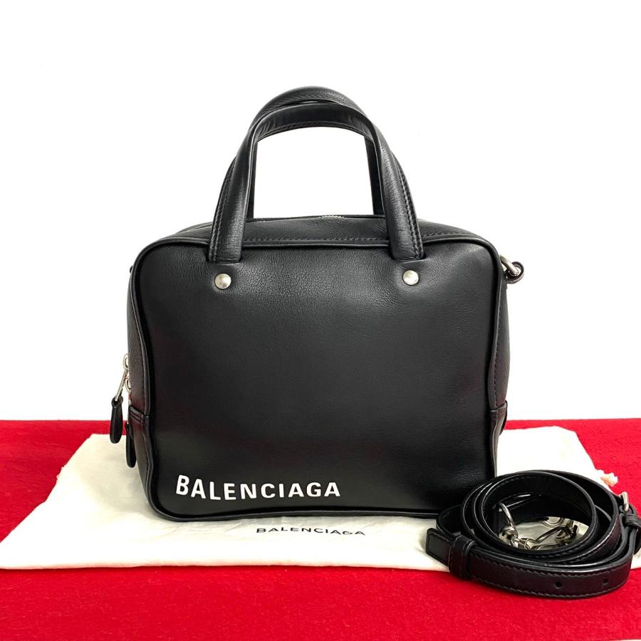 BALENCIAGA ほぼ未使用 袋付 バレンシアガ トライアングル BALENCIAGA ほぼ未使用 袋付 バレンシアガ トライアングル