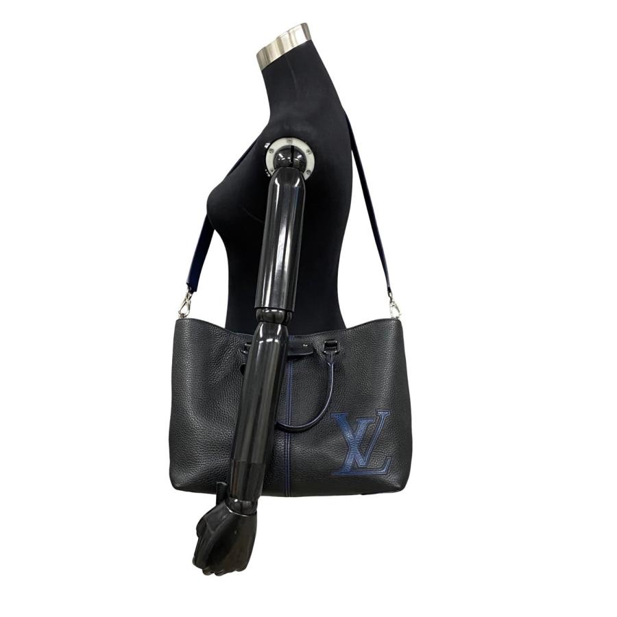 LOUIS VUITTON トリヨンレザーバッグ ブラック LOUIS VUITTON（ルイ・ヴィトン） 極 美品 ペルネル トリヨン レザー
