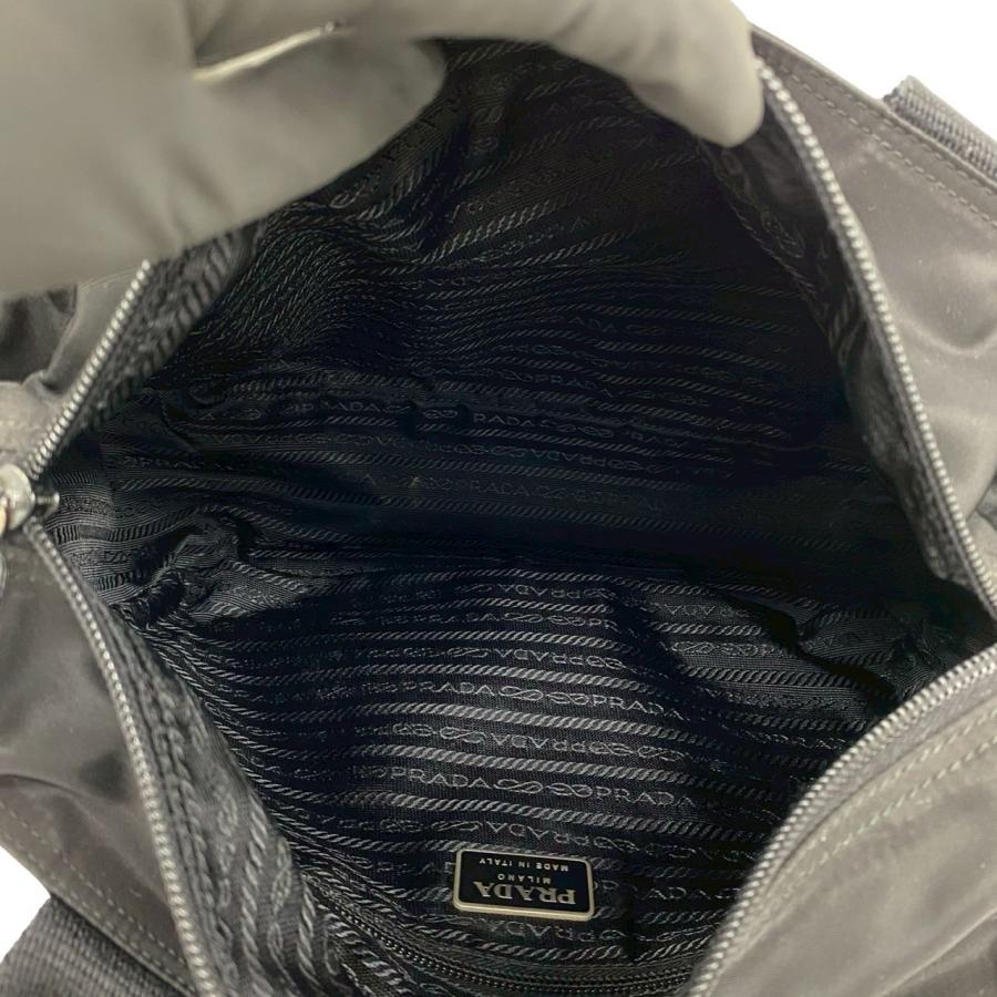 PRADA（プラダ） 極 美品 希少品 三角ロゴ トライアングルロゴ 金具