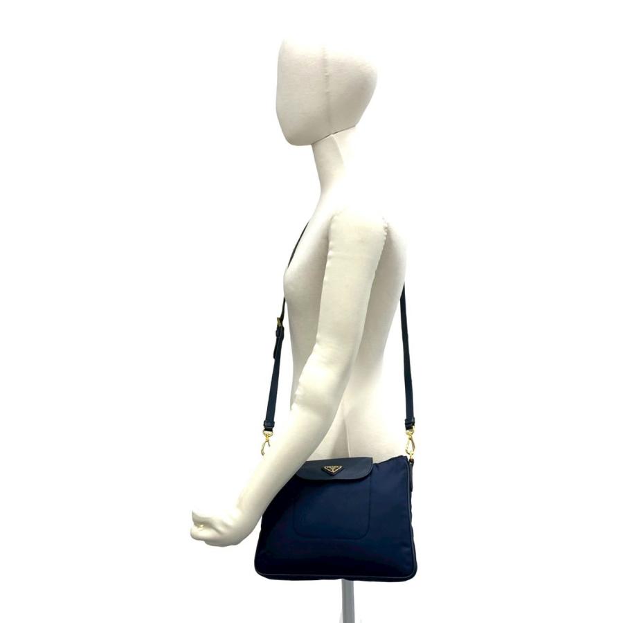 PRADA（プラダ） 極 美品 三角ロゴ 金具 ナイロン サフィアーノ レザー