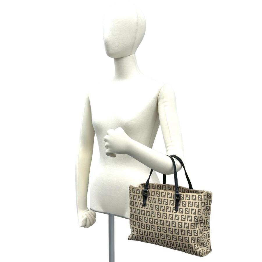 FENDI（フェンディ） 極 美品 ズッキーノ FF ロゴ 柄 ナイロン レザー 