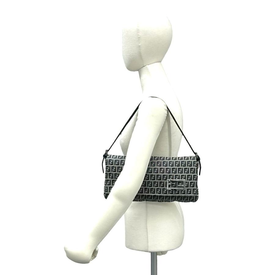 FENDI（フェンディ） 極 美品 ズッキーノ 柄 FF ロゴ 金具 レザー 本革