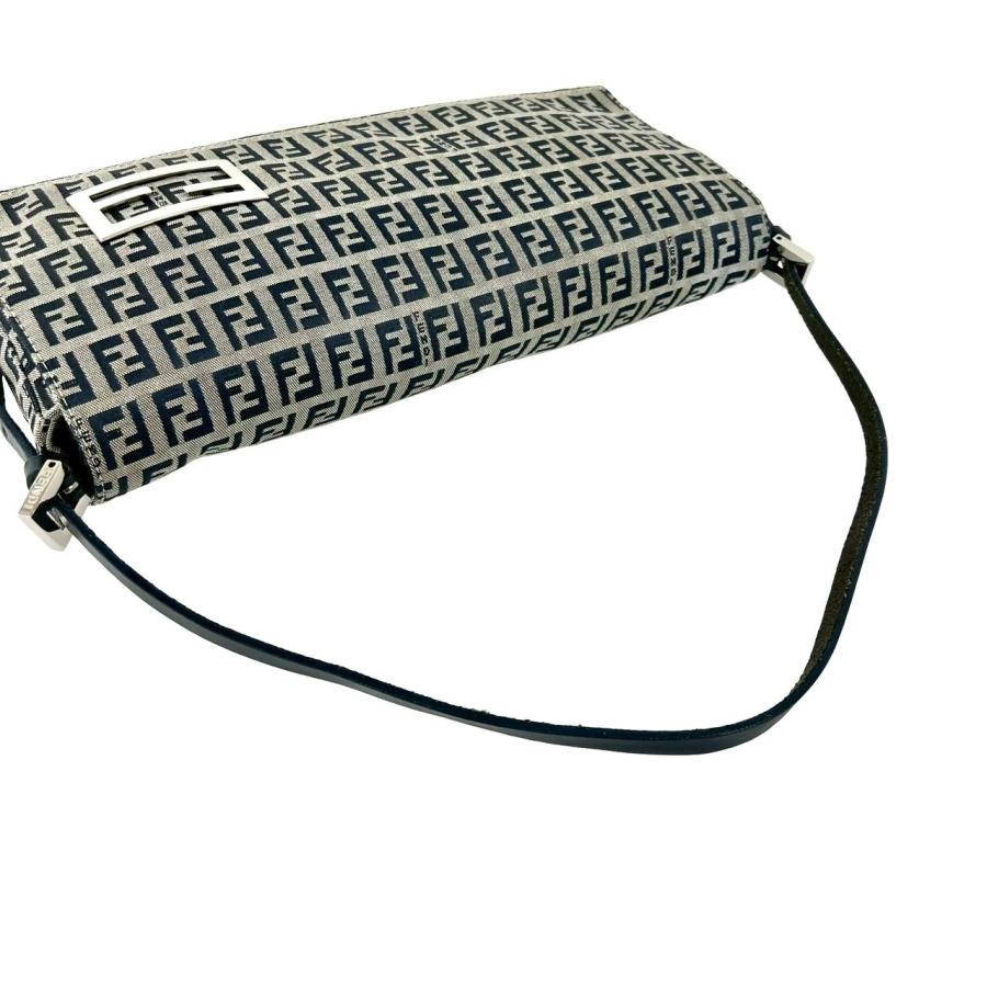 FENDI（フェンディ） 極 美品 ズッキーノ 柄 FF ロゴ 金具 レザー 本革