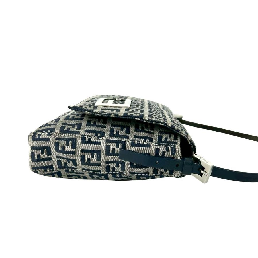 FENDI（フェンディ） 極 美品 ズッキーノ 柄 FF ロゴ 金具 レザー 本革