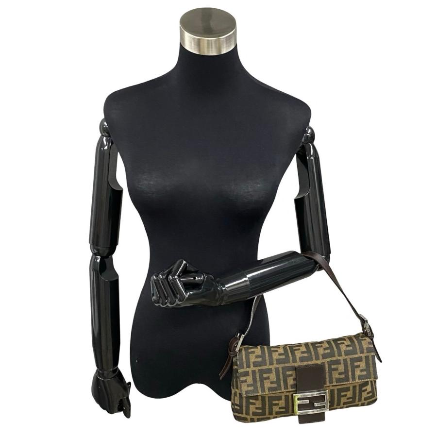 FENDI 極 美品 フェンディ マンマバケット ズッカ 柄 FF ロゴ FENDI 極 美品 フェンディ マンマバケット ズッカ 柄 FF ロゴ