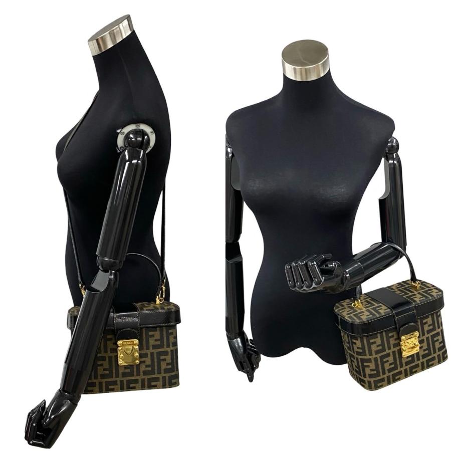 ✨極上美品✨　フェンディ　二つ折り　FF金具　ズッカ柄　レザー　キャンバス　黒 FENDI（フェンディ） 極 美品 ズッカ FF 柄 ロゴ 金具 レザー