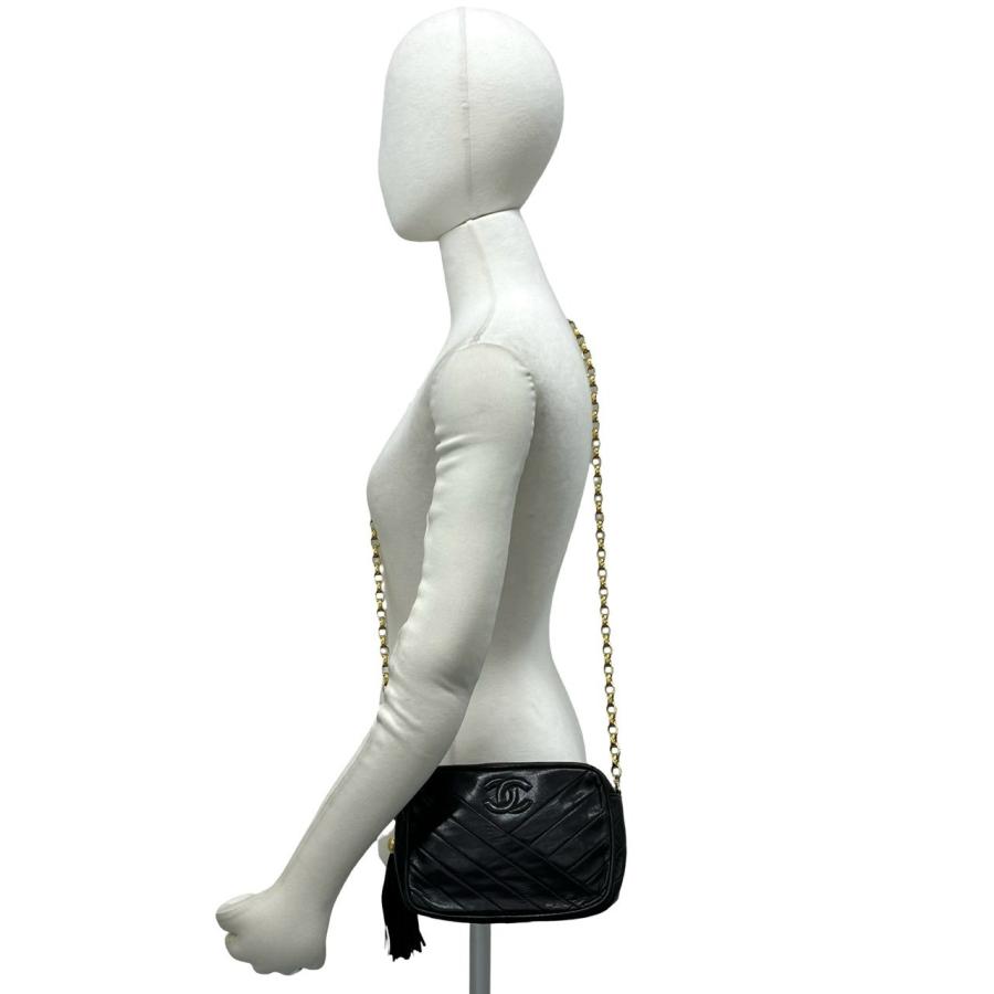 CHANEL（シャネル） 極 美品 カード シール有 2番台 ココマーク V