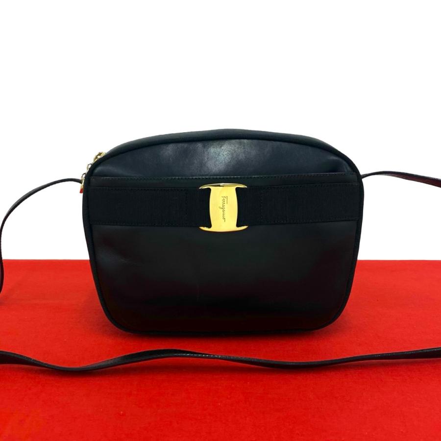【美品】サルヴァトーレフェラガモ ヴァラリボン ミニショルダーバッグ レザー 極 美品 Salvatore Ferragamo サルヴァトーレフェラガモ ヴァラリボン