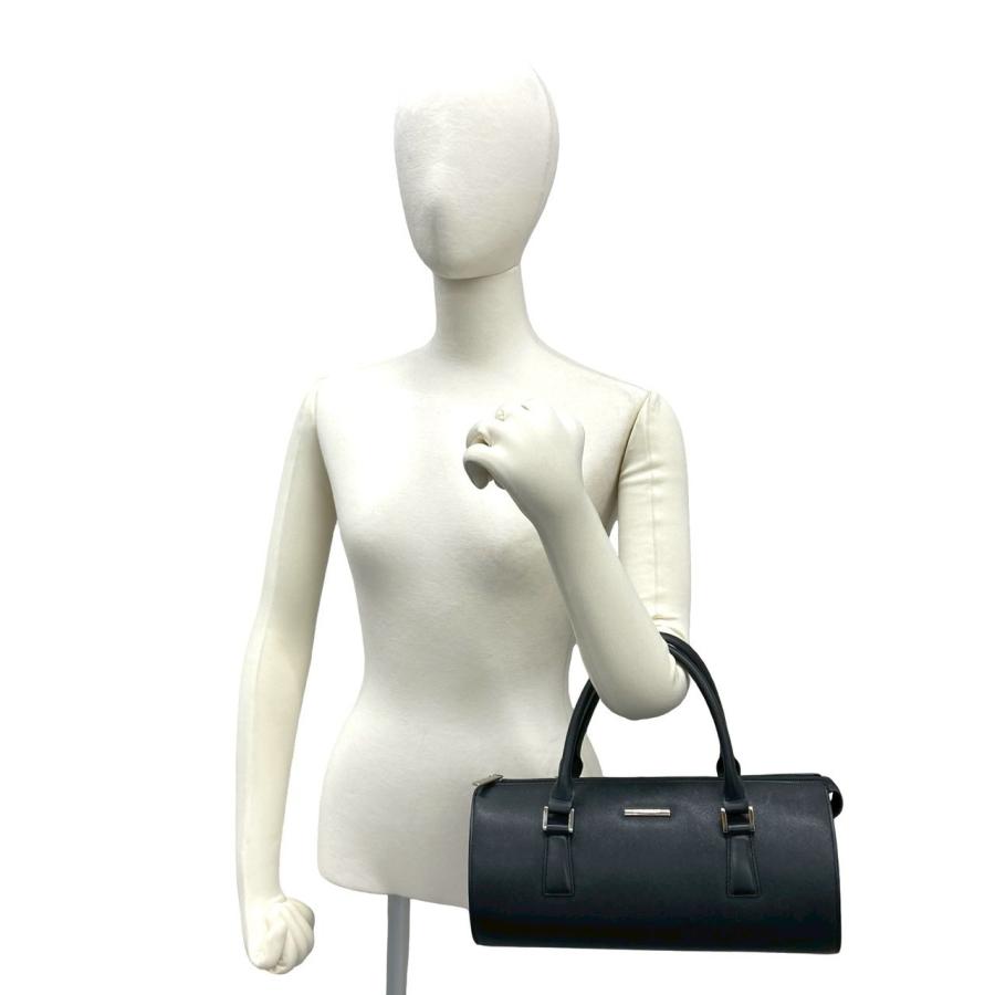 BURBERRY（バーバリー） 極 美品 ノバチェック 柄 ロゴ 金具 レザー 本