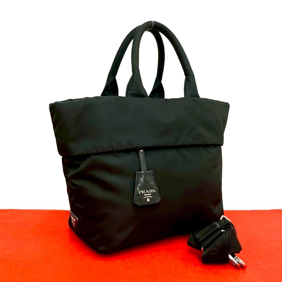 PRADA ショルダーバッグ ウエスト 2way ナイロン 三角ロゴ 黒 PRADA（プラダ） ほぼ未使用 三角ロゴ 金具 ナイロン レザー 本革