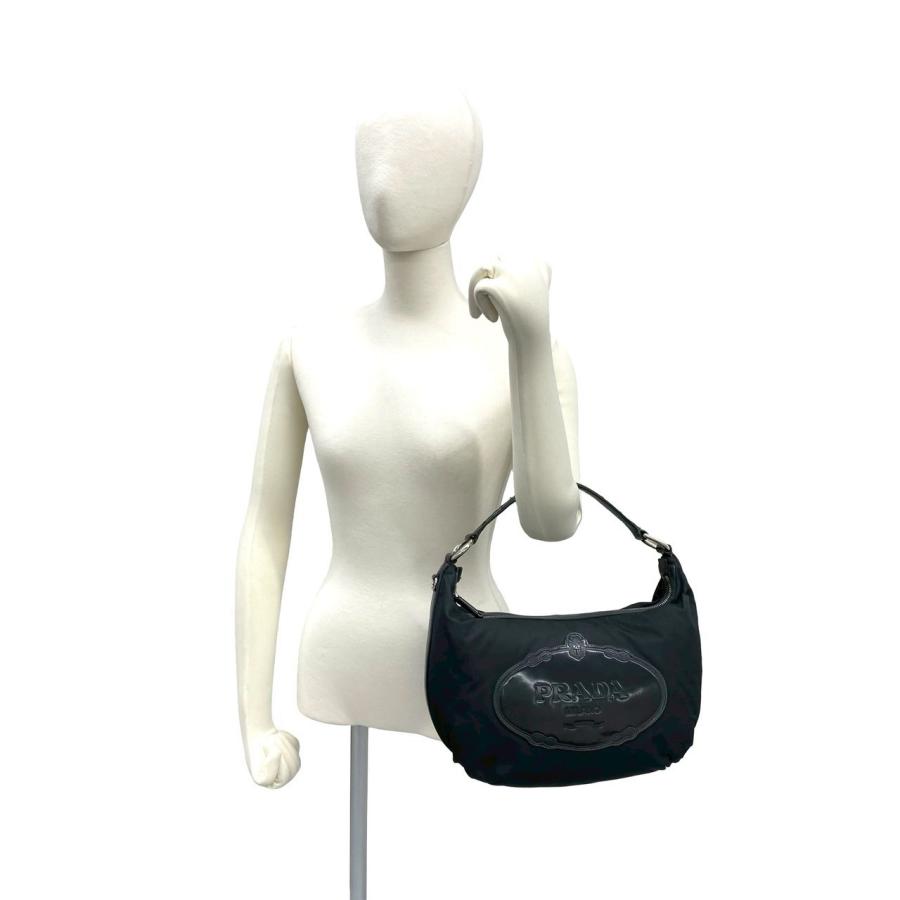 PRADA（プラダ） 極 美品 希少品 ロゴ 刻印 ナイロン パテントレザー