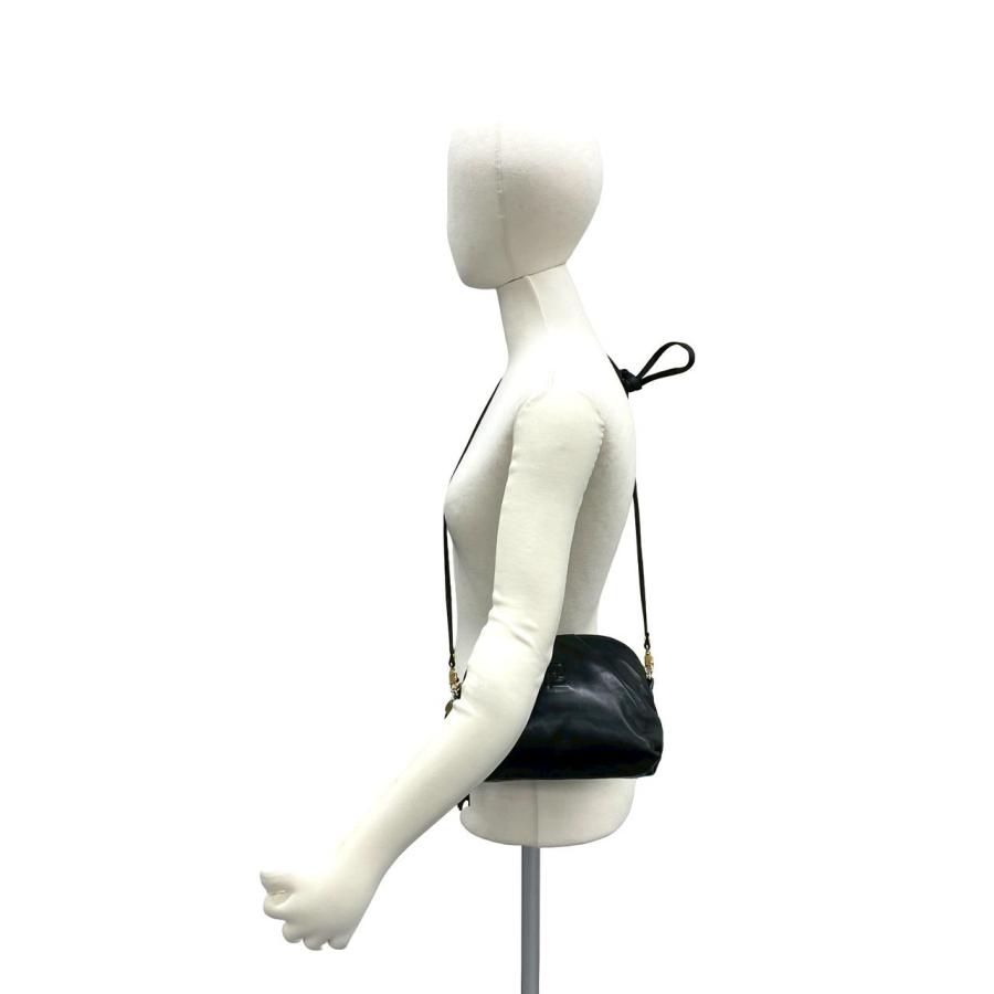 FENDI（フェンディ） 極 美品 FF ロゴ エンボス レザー 本革 タッセル