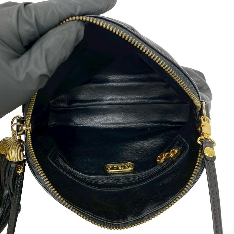 FENDI（フェンディ） 極 美品 FF ロゴ エンボス レザー 本革 タッセル
